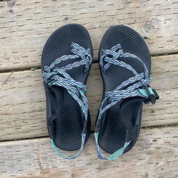 Chacos! - Picture 2 of 4